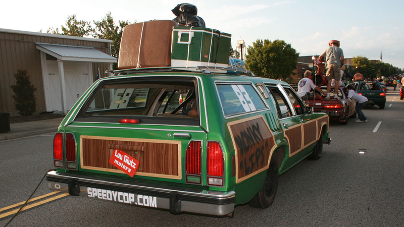 Illustration for article titled Speedycop's Race-Ready Family Truckster Is Amazing And For Sale!